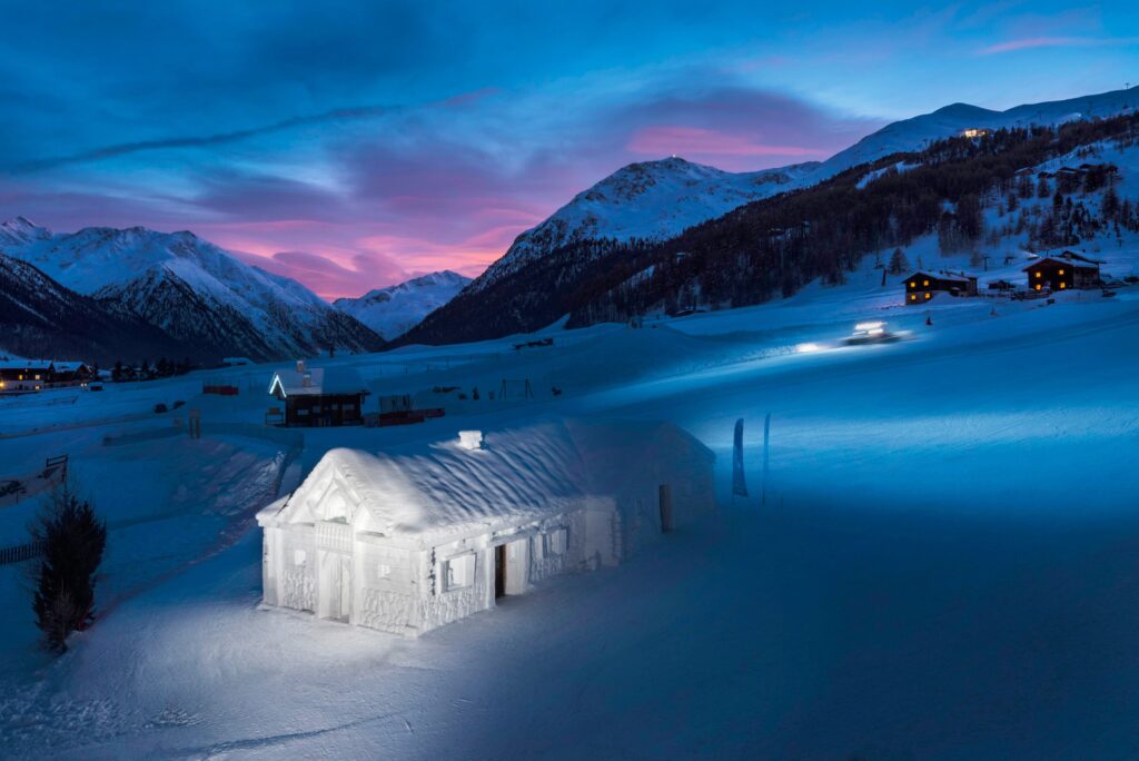 Vista notturna dello Chalet